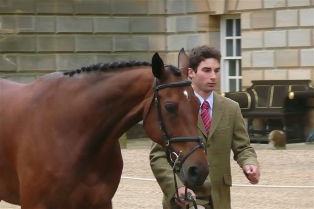 Astier Nicolas porte drapeau Tricolore à Tryon