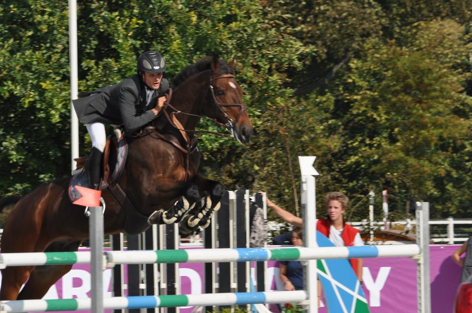 Jardy : Nicolas Touzaint remporte la finale du Grand National 2011