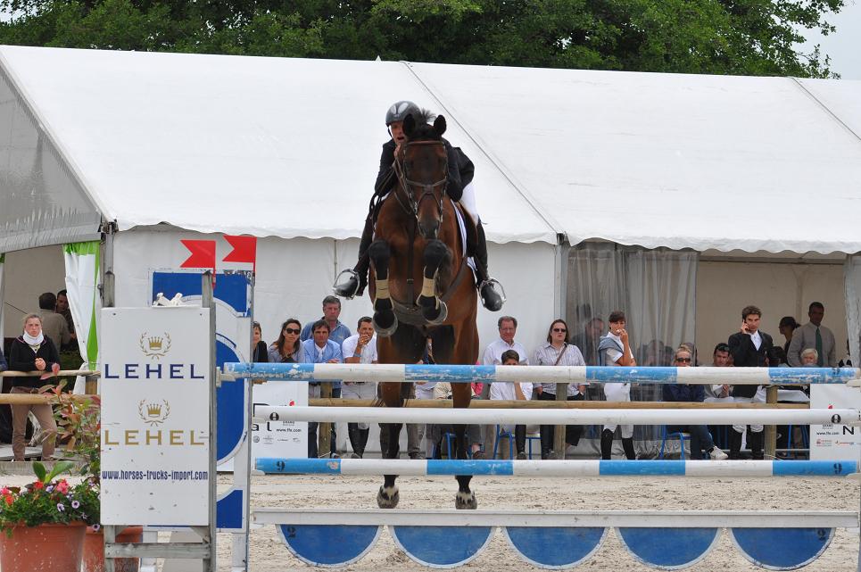 Vittel : Nicolas Touzaint assure son avance dans le Grand National