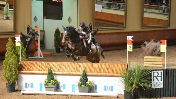 Un cross indoor pendant le Jumping de Bordeaux