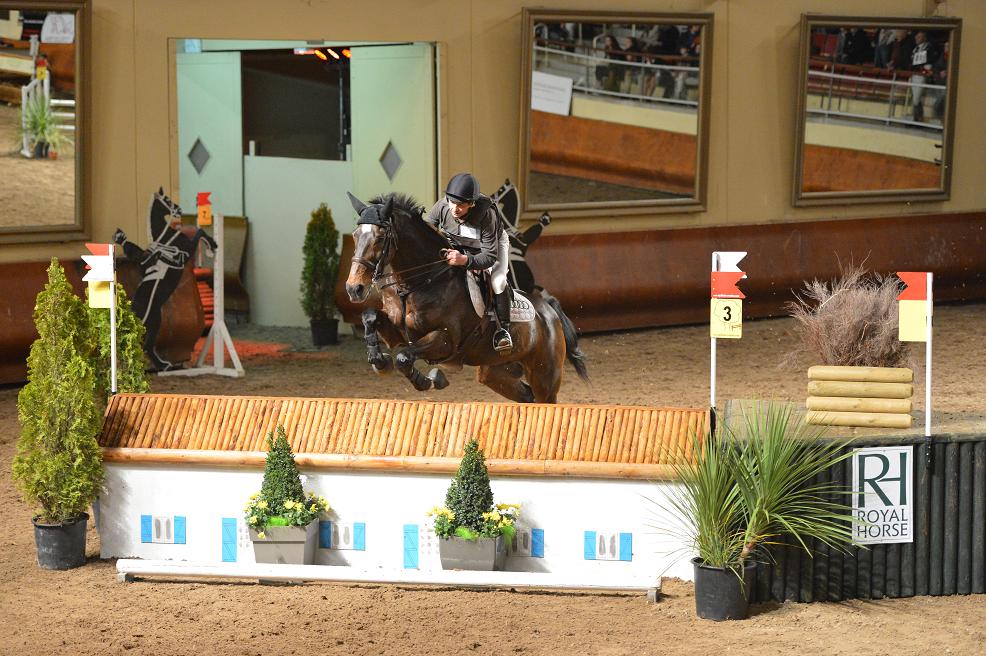 Un cross indoor pendant le Jumping de Bordeaux