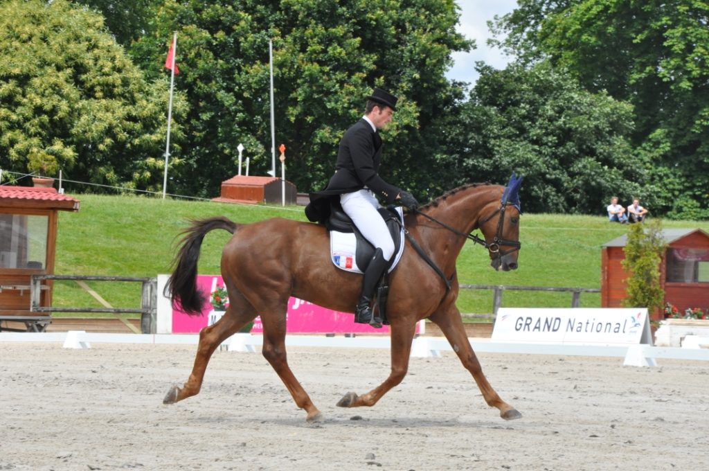 Arnaud Etienne Ducoin au lieu de Justine Bonnet