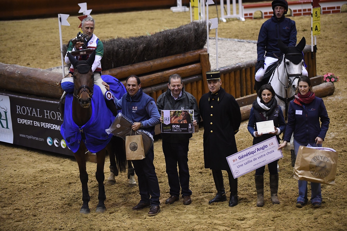 Remise des prix du cross indoor 2016 - photo Les Garennes