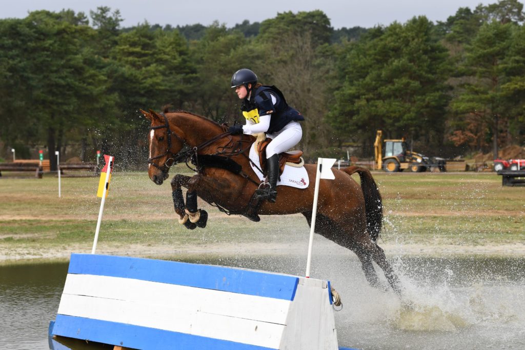 Constance et Aprobanta, vainqueur à Burgham