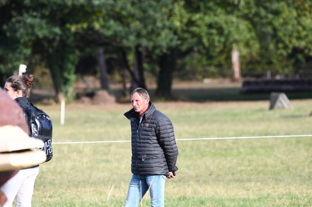 Jeune cheval : Construire un parcours de cross éducatif