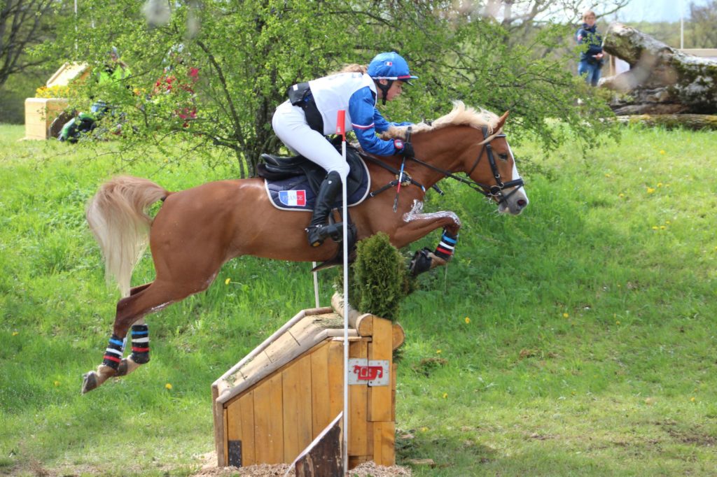 Manon Marin : l’étoile montante du CCE Poney