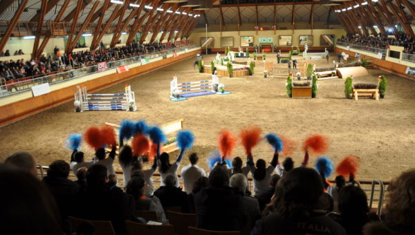 Challenge des supporters pendant le Cross Indoor de Saumur