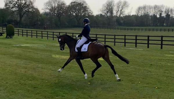 Virtual Eventing : la jeune Yasmin Ingham démarre fort