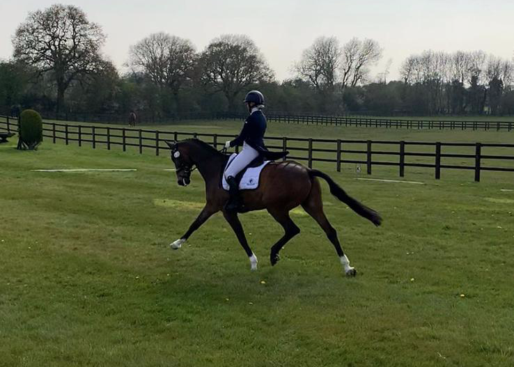 Virtual Eventing : la jeune Yasmin Ingham démarre fort