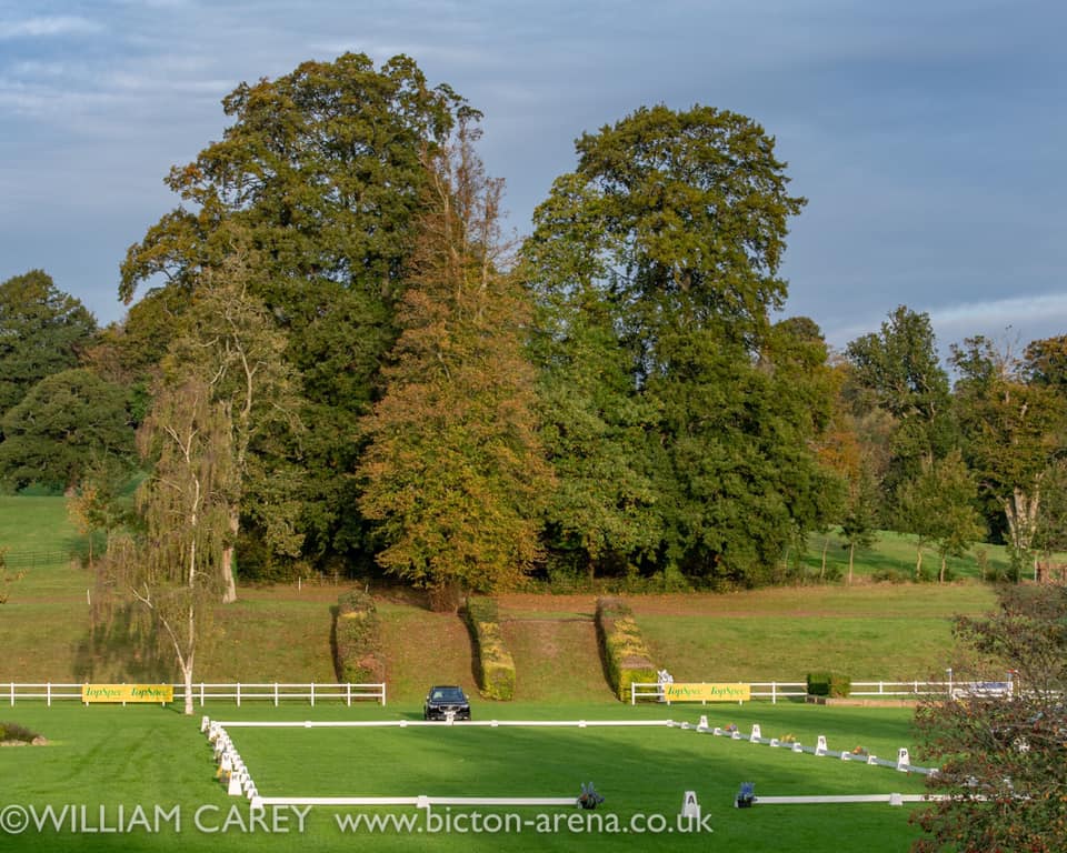 Bicton Arena au secours de Bramham