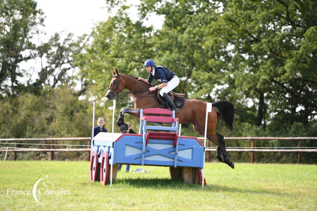 CCI de Lignières : Zanzibar Villa Rose Z a mis du soleil sur le cross du 4*L