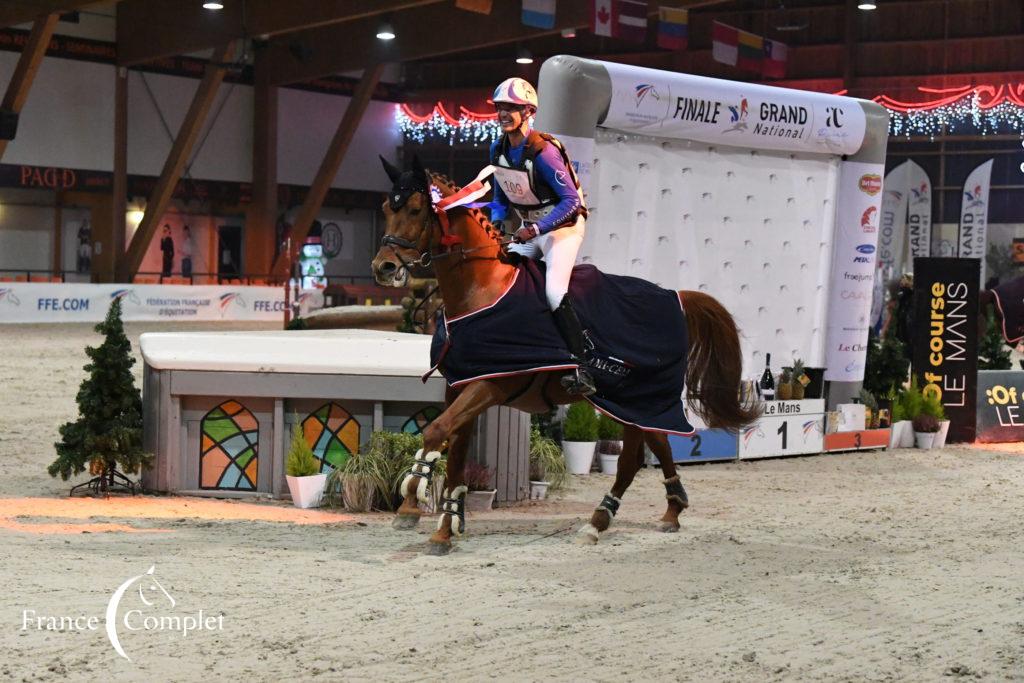 Punch Roi du Cross Indoor au Mans pendant la finale du Grand National FFE!