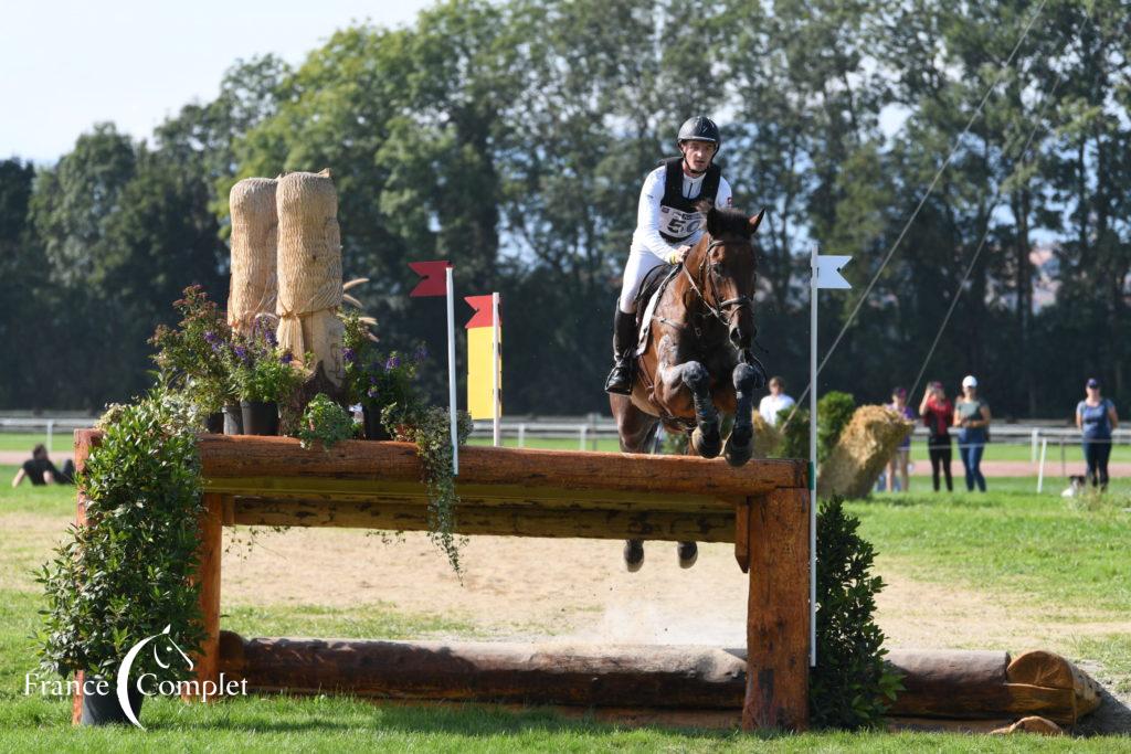 Cross Indoor de Genève: Robin Godel gagne dans son jardin !