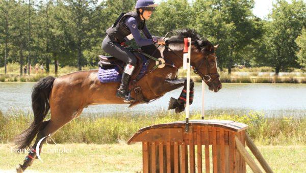 Championnats de France Poney : Maé Rinaldi invaincue cette saison !