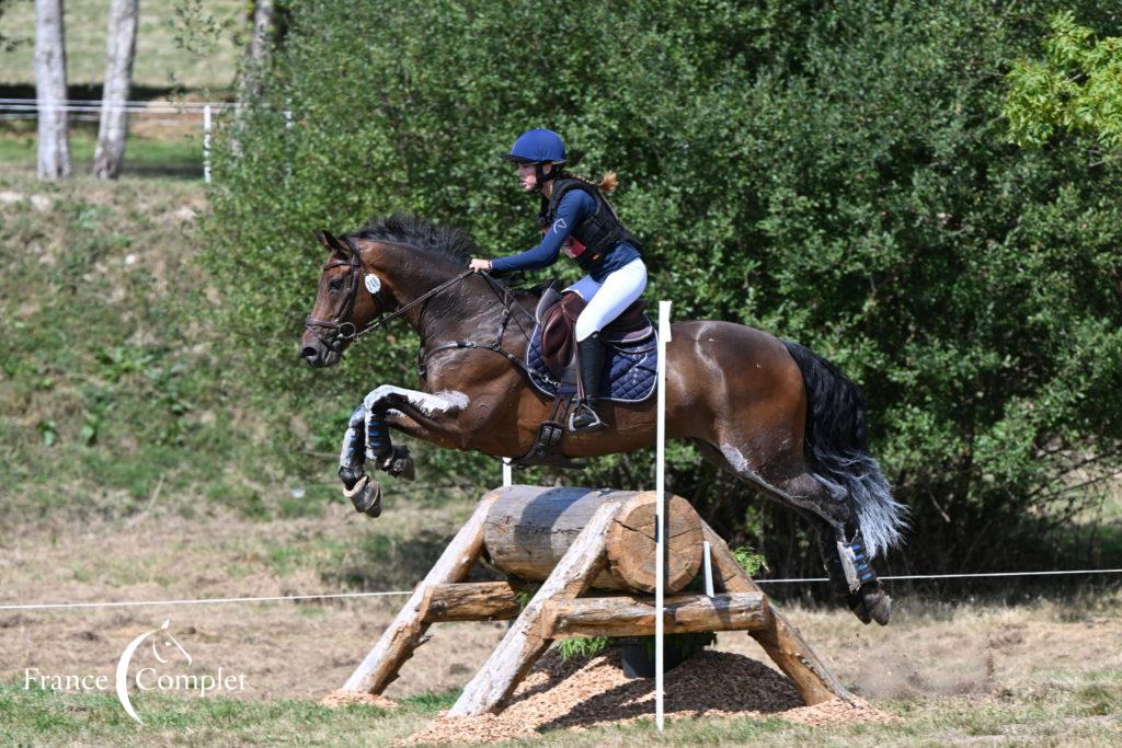 CH-EU : Les Juniors remontent à la troisième place par équipe après le dressage