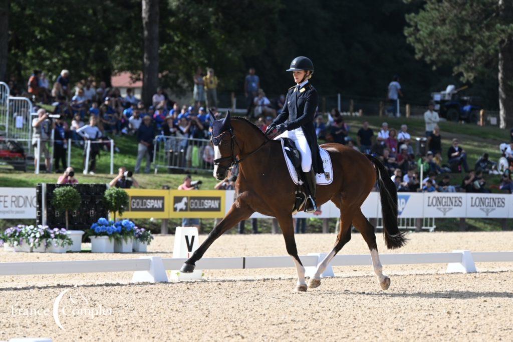 La réaction de Julia après son dressage!