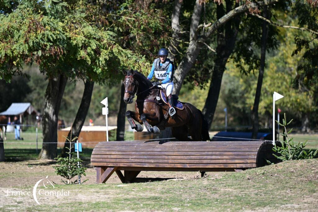 Justine Villanueva et Polly - Photo P. Barki