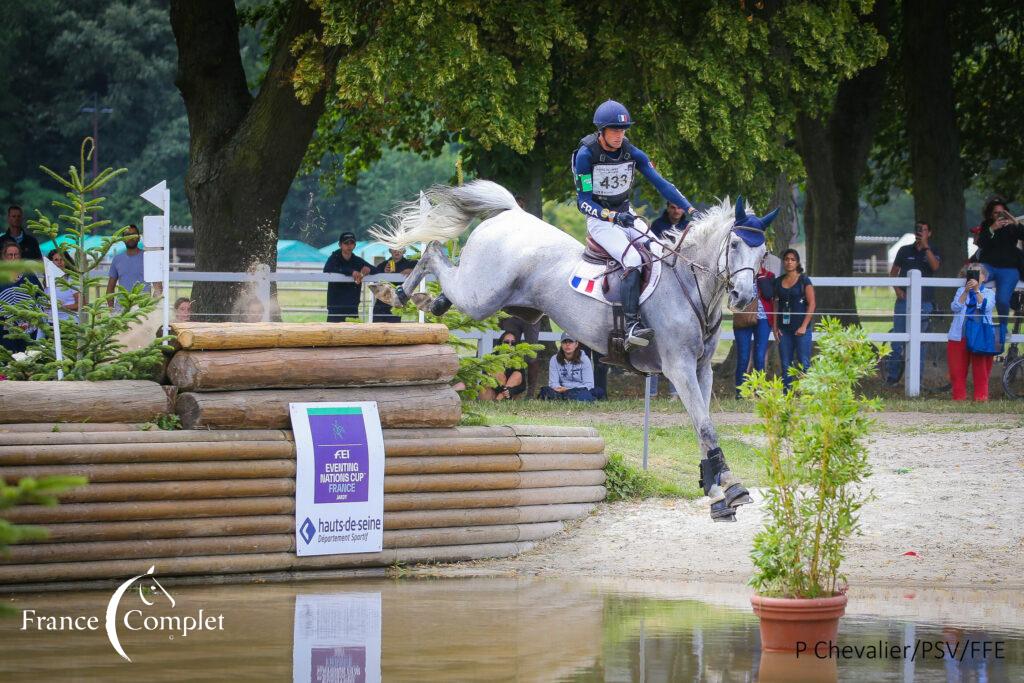 Api du Libaire et Maxime Livio (P Chevalier)