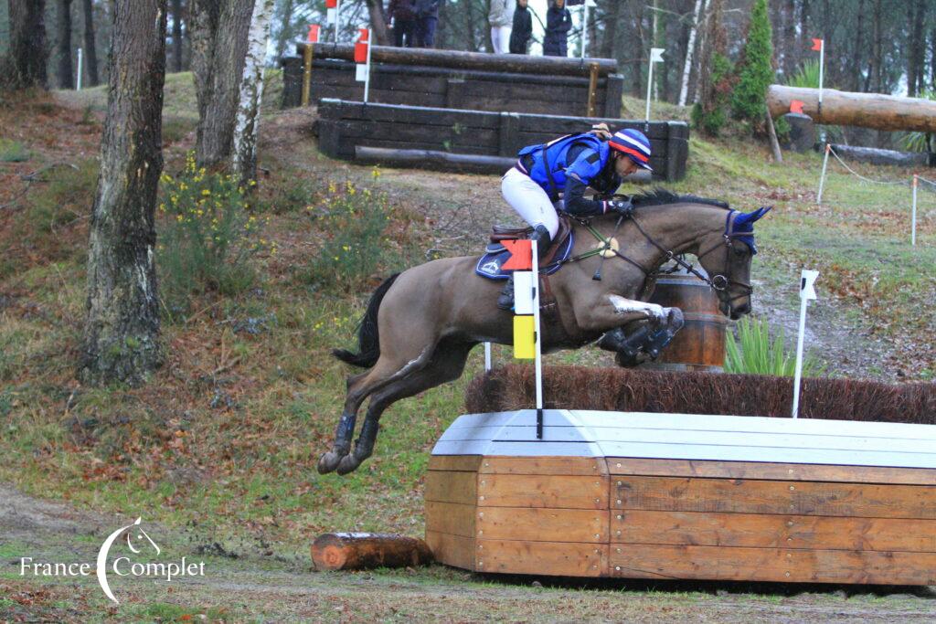 Direction Arville pour les Bleus du complet