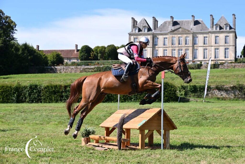 Grand National – Première étape au Haras du Pin : un départ sous le soleil