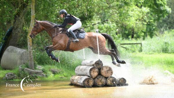 Charlotte Bordas remporte la Pro 3 du Lion d&rsquo;Angers avec In Texo Rose AA !